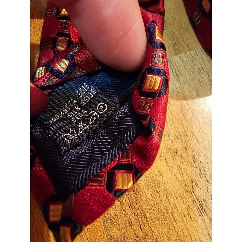 Burberry Luxury Silk tie. Red and‎ gold. Made in Italy - Picture 4 of 7